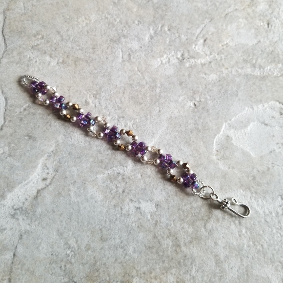 New gorgeous delicate intricate handmade beaded bracelet - Picture 2 of 4